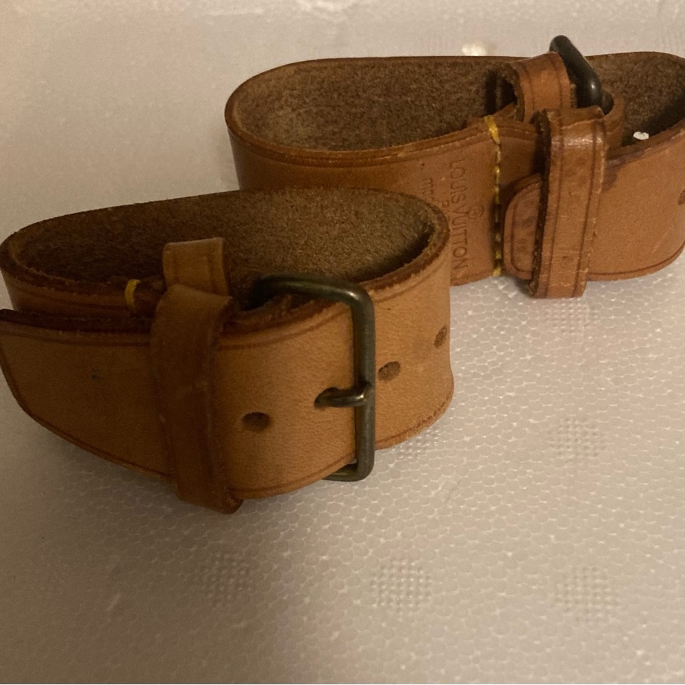 Authentic Louis Vuitton Leather Luggage Straps 💼